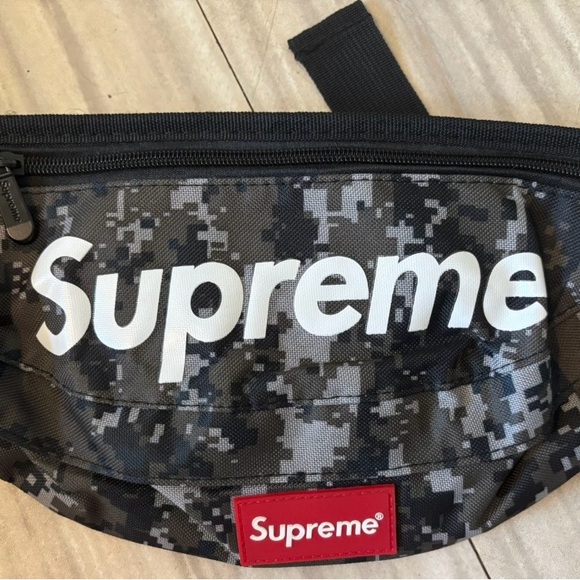 Supreme Digital Camo Belt Bag - Picture 1 of 1